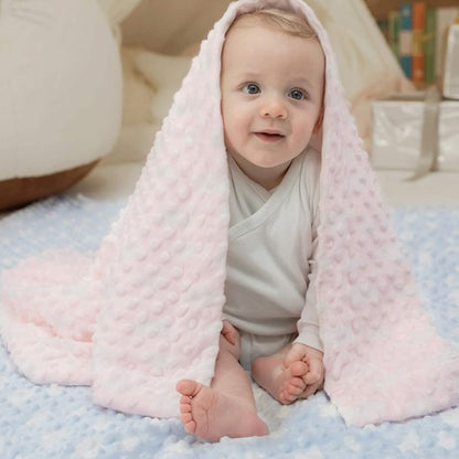 Couverture bébé double face gaufrée douce sur nouveau-né 