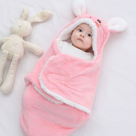 Nid d'ange rose forme lapin à capuche pour nouveau-né avec bordure sherpa blanche